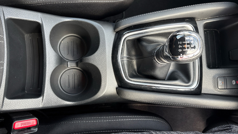 Nissan Qashqai 1.2 DiG-T N-Connecta 5dr Petrol Hatchback